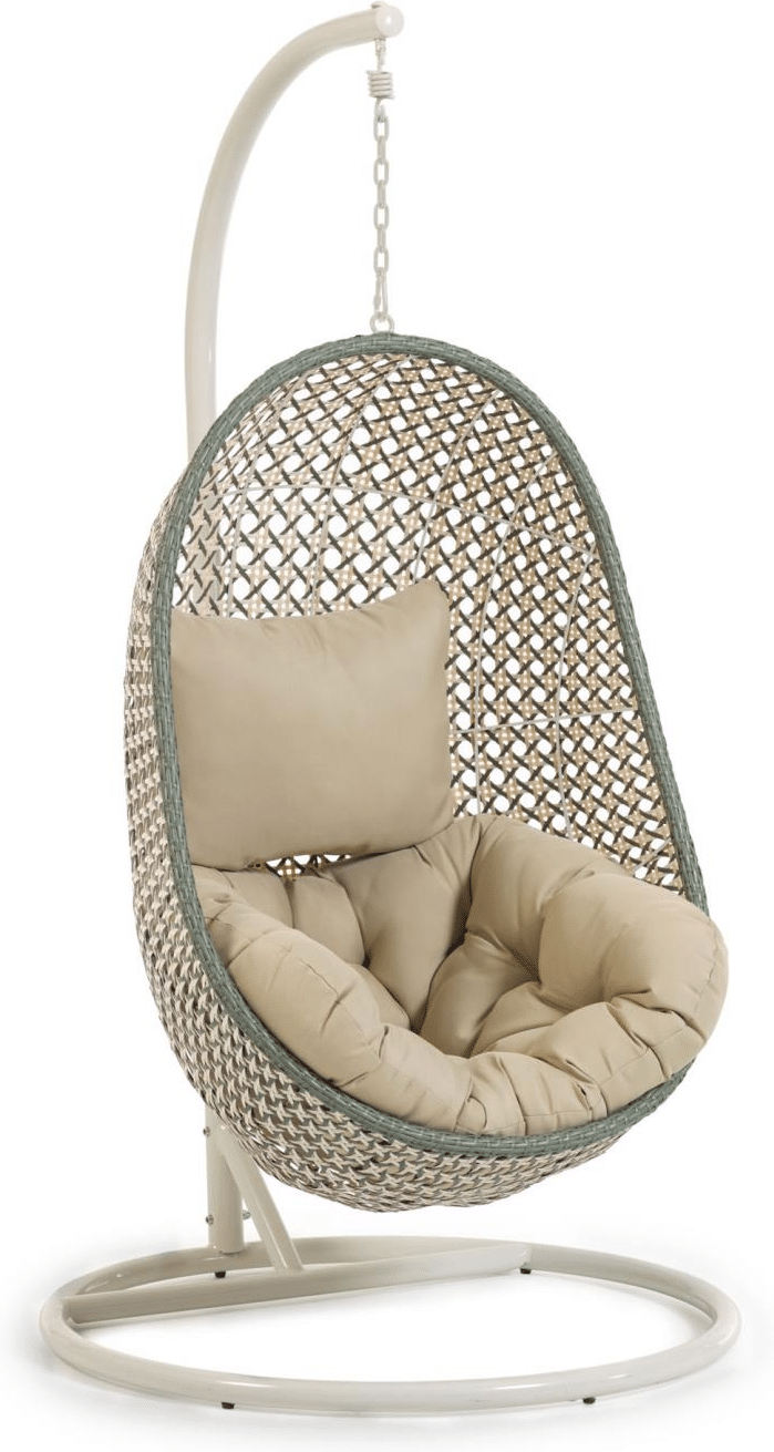 Udendørs hængestol Kave Home Cira i håndflettet polyrattan med beige hynder og pulverlakeret stålstativ